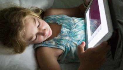 Dijital ekranlar ’emzik’ gibi kullanılmamalı!