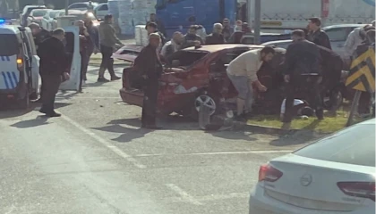 Düzce Olimpiyat Kavşağı’nda trafik kazası: 1 yaralı