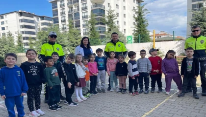 Edirneli miniklerden polislere büyük ilgi