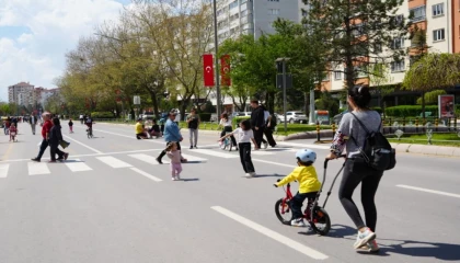  Eskişehir’de sokaklar müziğe açıldı