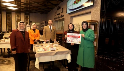 Gaziantep’te koruyucu aile farkındalığı için yemek altlıkları tanıtıldı