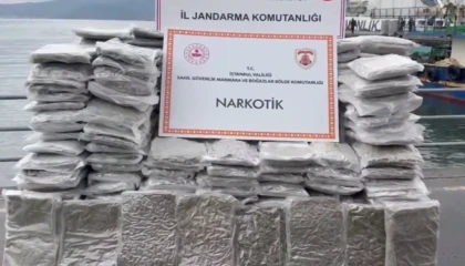 İstanbul açıklarında narko operasyon... Kilolarca skunk ele geçirildi