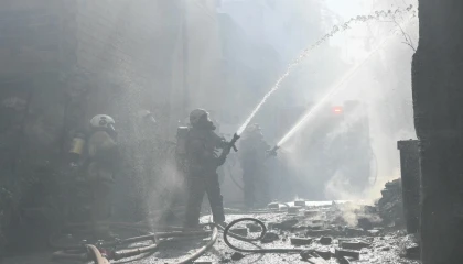 İzmir Konak’ta bina yangını kontrol altında