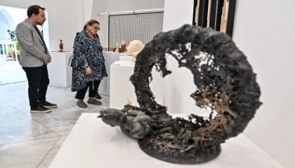 İzmir’de seramikle görünür kılınan sessiz çığlıklar