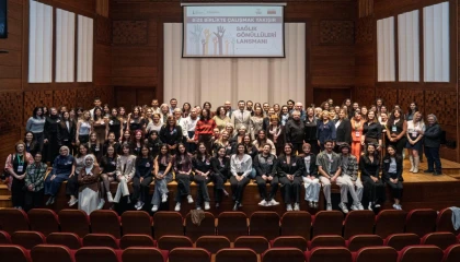 İzmir’in gönüllü sağlıkçıları sahaya iniyor