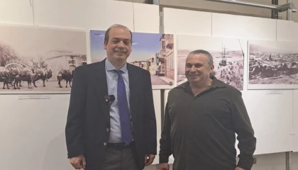 İzmirli koleksiyoner Mert Rüstem’den Yunanistan’da dördüncü sergi Atina’da