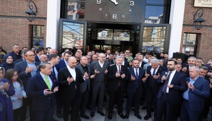 Kayseri’nin yeni sembolü Çarşı Melikgazi kapılarını açtı