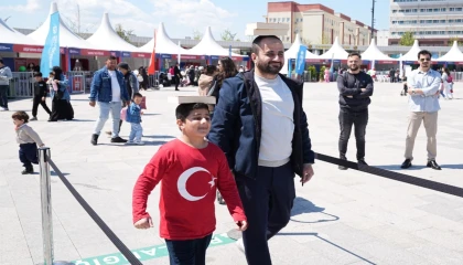 Kocaeli Büyükşehir’in ’Bi Dünya Eğlence’sine koşa koşa geldiler