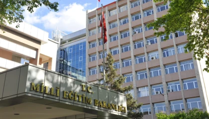 MEB’den izinsiz okullara devam eden öğrencilere yakın takip