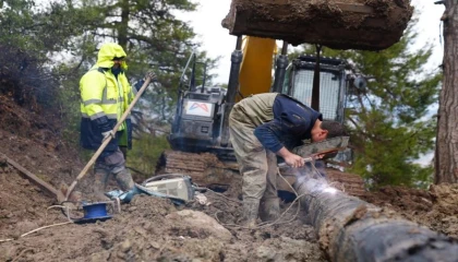 Mersin’de zarar gören içme suyu hattına anında müdahale