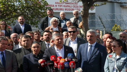 Özgür Özel, Bursa’da tutuklu bulunan Bozbey’i ziyaret etti