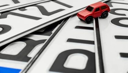 Plaka karmaşasına son! Hatalı plakalar ücretsiz değiştirilecek
