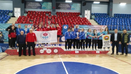 Trabzon’un Kadın Masa Tenisi Takımı şampiyon oldu