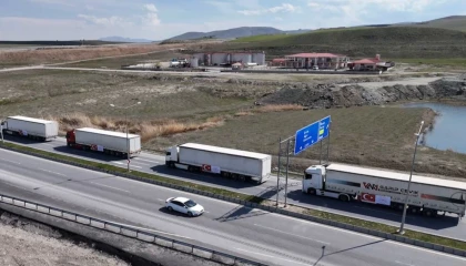 Türkiye’den İran’a ’şifa kervanı’ yola çıktı