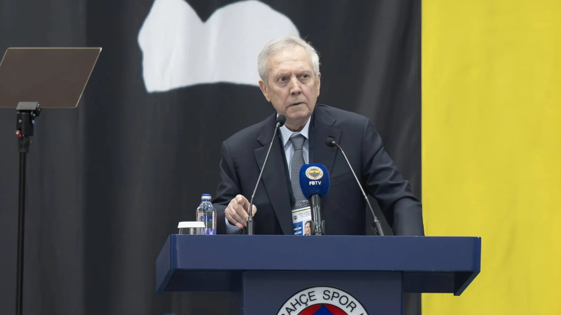 Aziz Yıldırım adaylığını açıkladı, teknik direktör netleşti