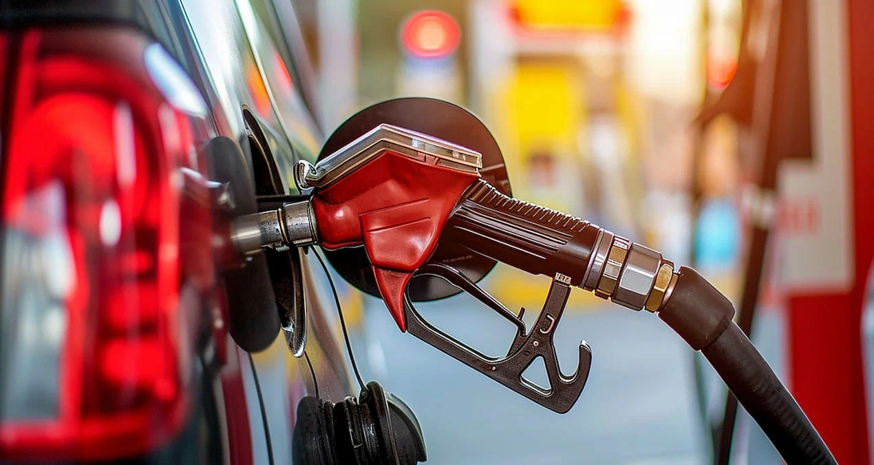 Akaryakıta zam: Benzin ve motorin fiyatları arttı