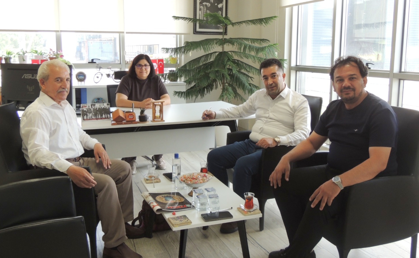 Başkan Cengiz'den İş İnsanı Demirel'e Anlamlı Ziyaret