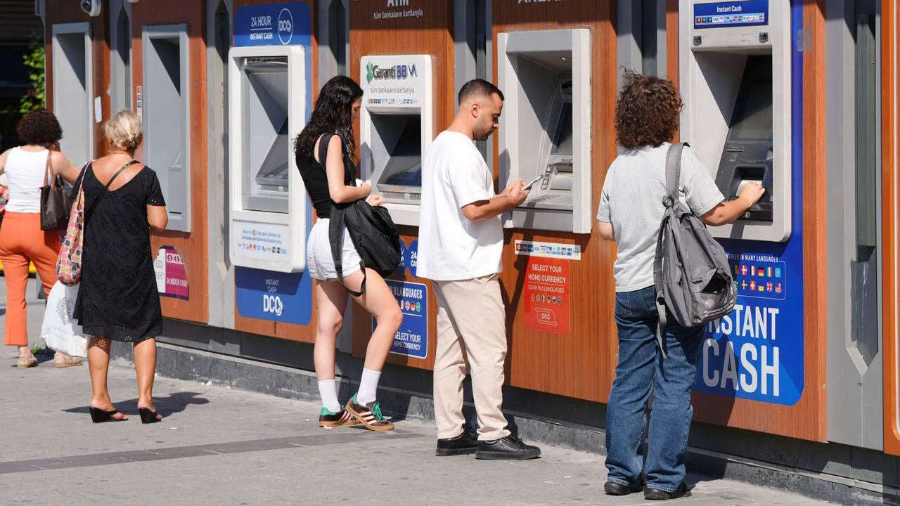 ATM'lerde Gram Altın Dönemi Başlıyor: "Para Çeker Gibi Altın Alınacak"