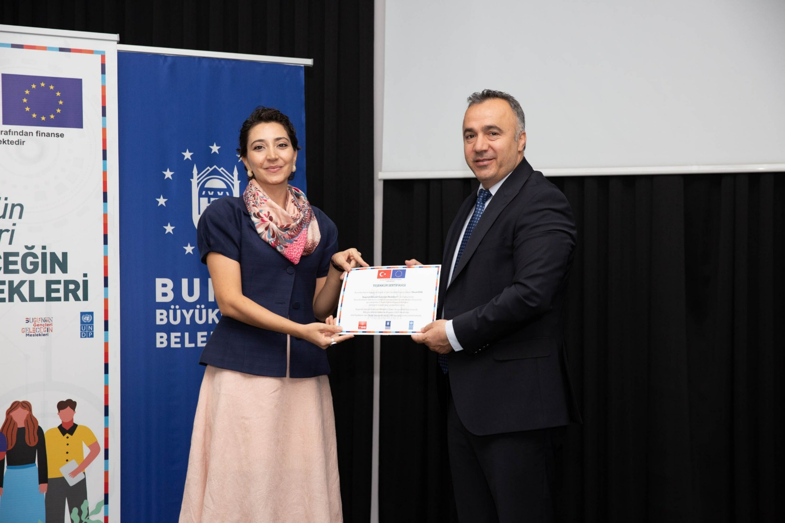Bursa’da Genç Kadınlara E-Ticaret Eğitimi Desteği