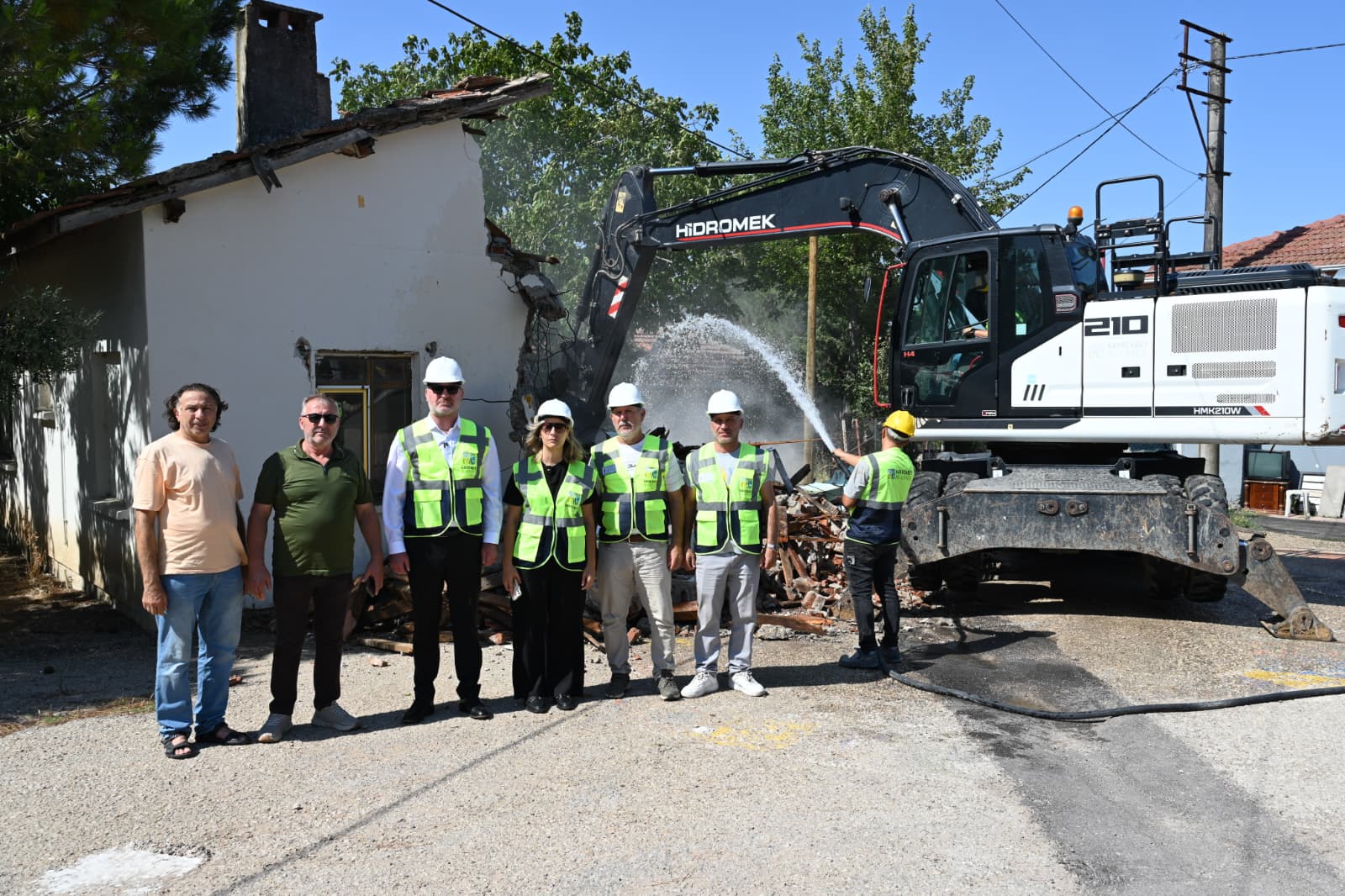 Karacabey’de Metruk Yapılara Karşı Kararlı Mücadele