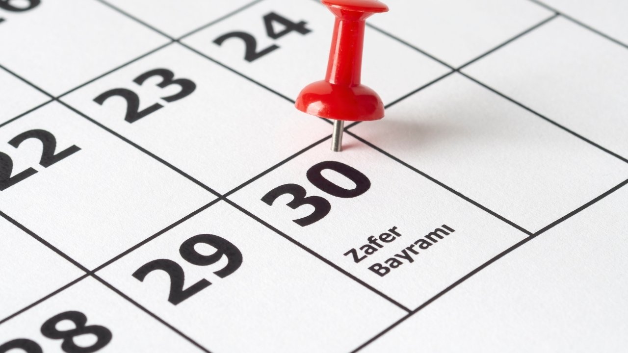 30 Ağustos 2026 resmi tatil mi, hangi güne denk geliyor?