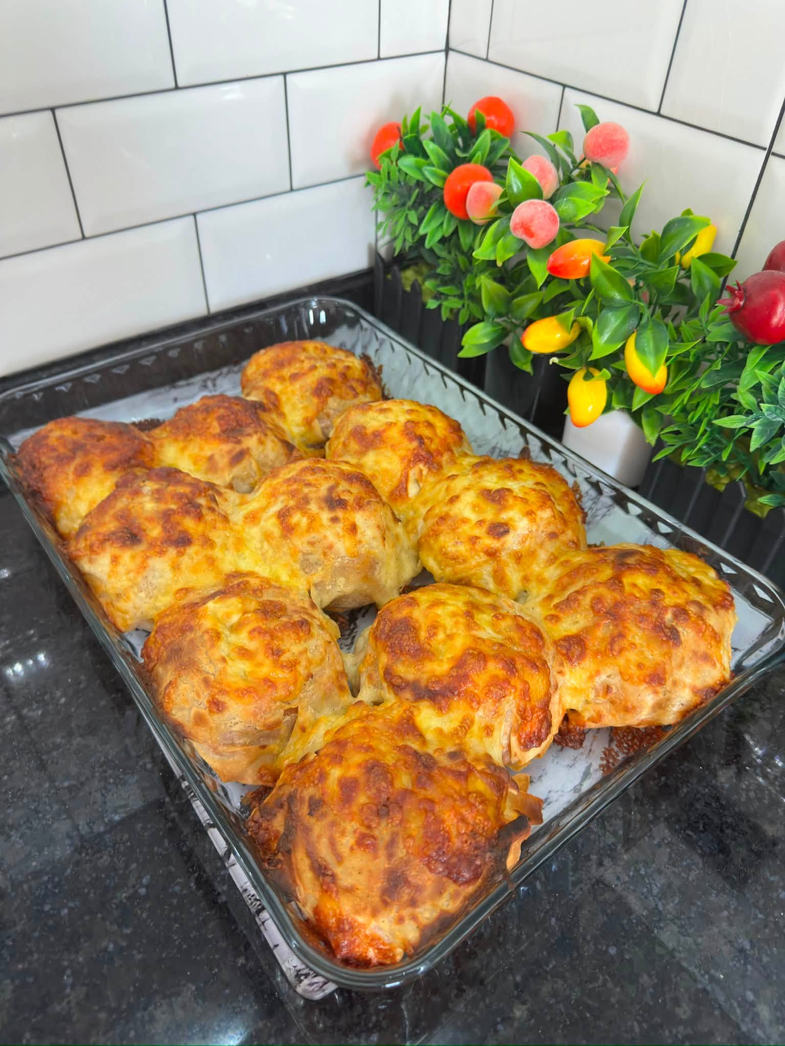 Sultan Kebabı Lezzeti Pilav ve Salatayla Tamamlanıyor